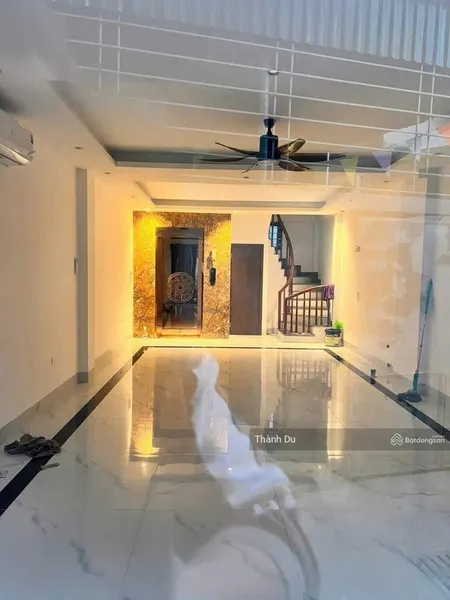 Cho Thuê Nguyên Căn Nhà 52m2 6 Tầng Thang Máy Phường Phúc Lợi , Cạnh Vinhome Riverside Giá 16 Tr