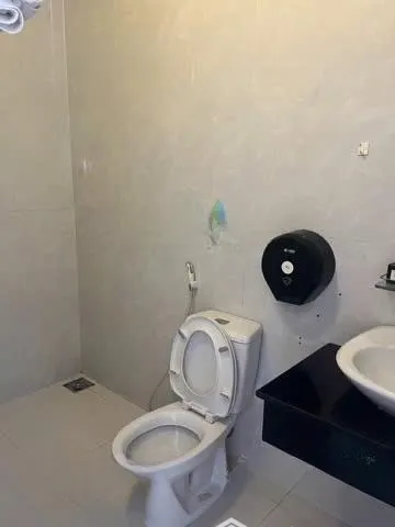 Cho Thuê Nhà Khách Sạn Võ Nguyên Giáp . 11 Phòng . Thang Máy