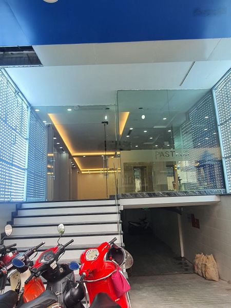 Cho thuê văn phòng tại Bà Triệu, 38 triệu, 150m2, mặt tiền 8m giá ưu đãi