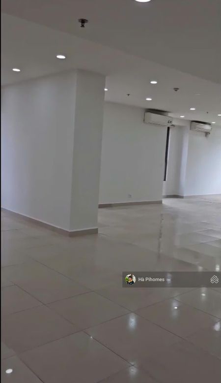 Cho thuê văn phòng hàng hiếm DT sàn 125m2 tại The Tresor, Bến Vân Đồn, Q4 đi bộ 10 phút ra Quận 1
