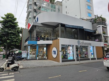 VỊ TRÍ SIÊU HOT - 2MT Đường Nguyễn Thị Minh Khai, Quận 1. DT: 10x30m. 1 Trệt 2 lầu. DTSD: 540m2