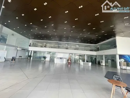 CHO THUÊ SHOWROOM CÁCH MẠNG THÁNG TÁM