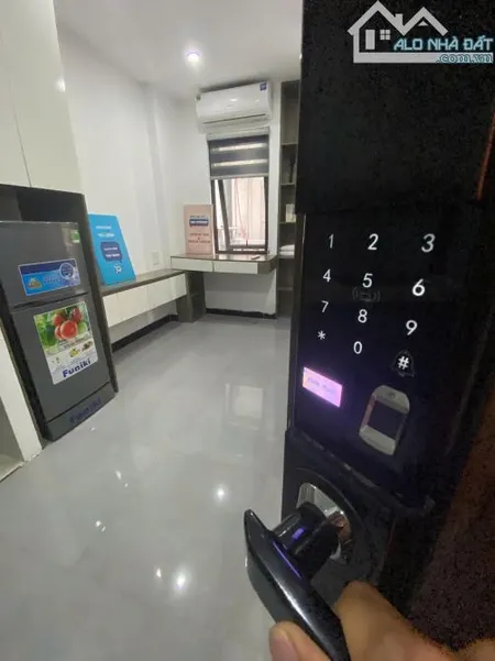 Cho Thuê CCMN 86 Hào Nam Đống Đa 30m2 Ban Công Cửa Sổ Thang Máy Full Nội Thất Khóa Vân Tay