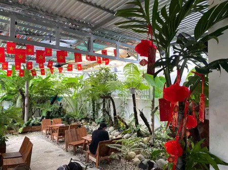 Đất siêu to đường hòn chồng ra biển gần 250m hẻm ô tô vi vu hiện đang quán cà phê giá 20,5 tỷ