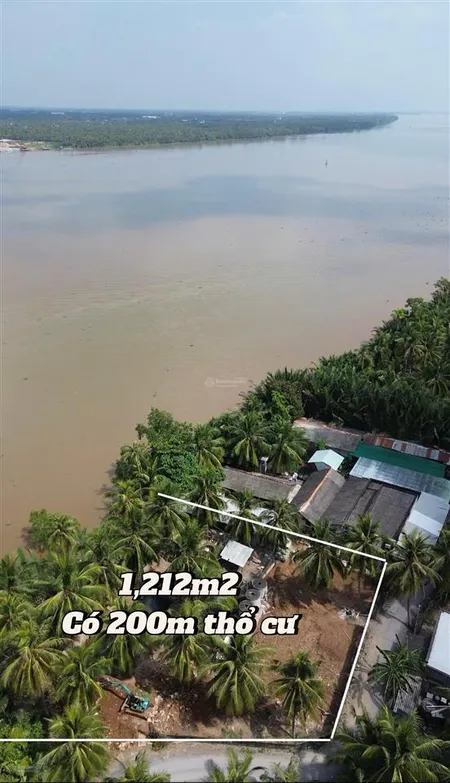Bán 1.212m2 có 200m2 thổ cư ven sông mekong đẹp cách sg 70km. tân phú đông tiền giang