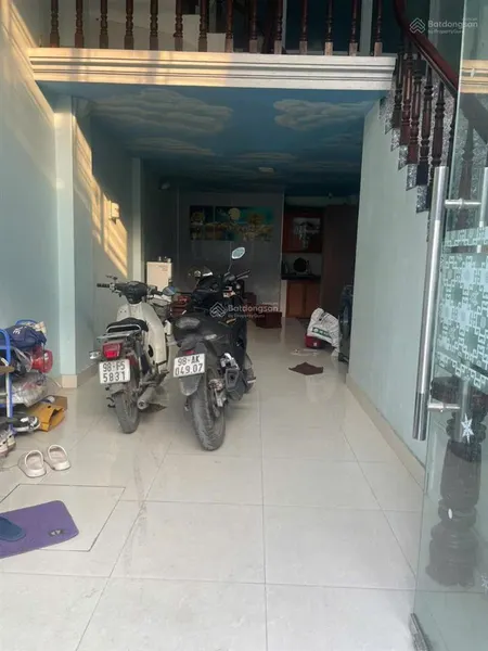 Chính chủ bán nhà số9 ngõ 1/10/2 thúy lĩnh,lĩnh nam,hoàng mai,43m2,7.4t,ngõ thông, oto tránh,3 ngủ