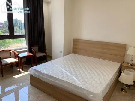 cần cho thuê khách sạn 45 phòng mặt đường Lê Thái Tổ gần Cột Đồng Hồ