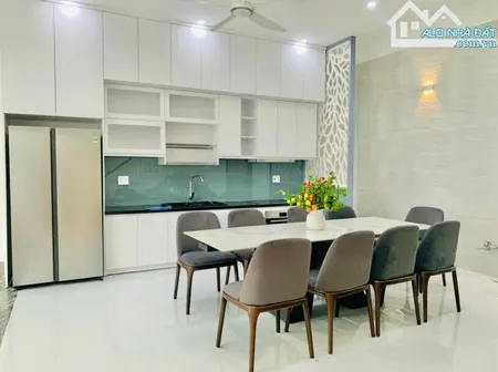 Cho thuê biệt thự 3PN full nội thất cao cấp gần biển