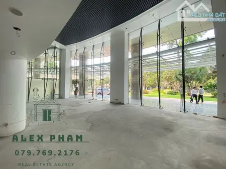 MẶT TIỀN PHƯỜNG BẾN NGHÉ - SỬ DỤNG HƠN 600M2 - SÂN LỚN - SỐ 2 LÊ DUẨN, QUẬN 1.!!