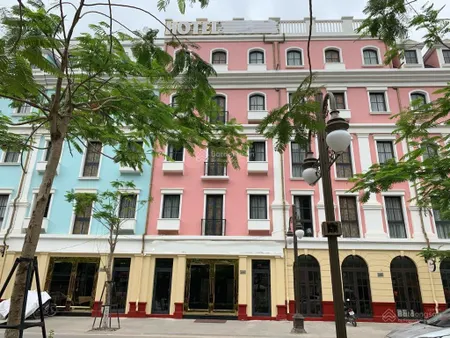 Chính chủ bán 1 căn shophouse liền kề dt sổ 112 m2 đang kd siêu thị và home stay dòng tiền tốt