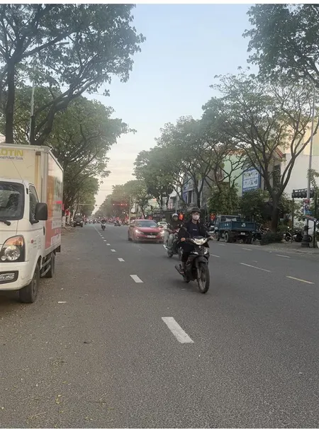 Cần bán lô sạch đẹp mt đường 15m kinh dương vương, cách biển 200m, vị trí kinh doanh