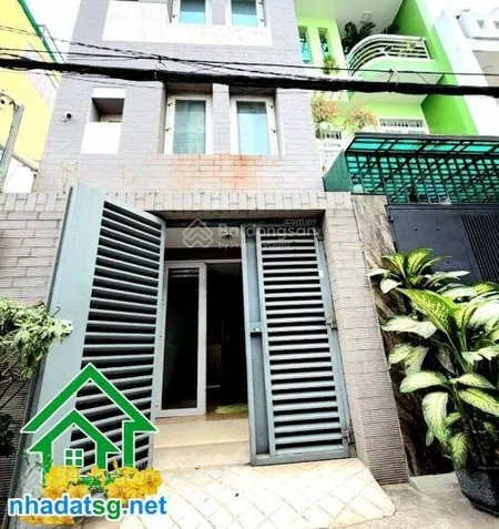 Chỉ 8,7 tỷ trung tâm tân phú gần nhà thờ tân hương hẻm ô tô ngủ trong nhà gần mặt tiền 76m