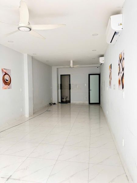 Cho thuê MB gia 10 triệu, 64m2 đẹp.Trần trong cung . Lh :0855520087