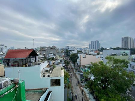 Chính chủ VP 90m2 - chỉ 21tr - Hoà Hưng Q10 - ban công rộng thoáng