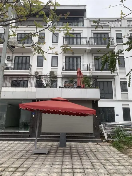 Cho thuê 10 căn liền kề, biệt thự ở trịnh văn bô, xuân phương, thang máy ô tô đỗ tránh đêm ngày