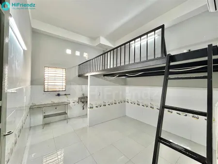 Cho thuê phòng gác cao 1m8 thang máy bảo vệ 24/24 ngay lê văn sỹ gần q3 q10 q1