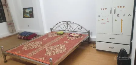 Cho thuê phòng trọ tầng 3 có phòng ngủ 20m, bếp 5m, wc 3m, 4tr đủ đồ, 05 ngõ 210 láng thịnh quang