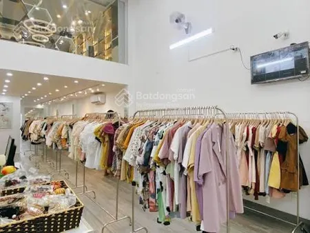 Cho thuê nhà 2 tầng trống suốt vị trí đắc địa khu sầm uất gần chợ hoà khánh 50tr/ tháng dt