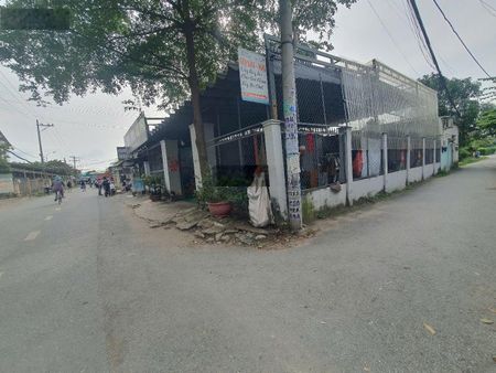 Cho thuê nhà 2 mặt tiền đường đối diện trường học THCS Tam Đông 1. Gần chợ trường học, KDC đông đúc