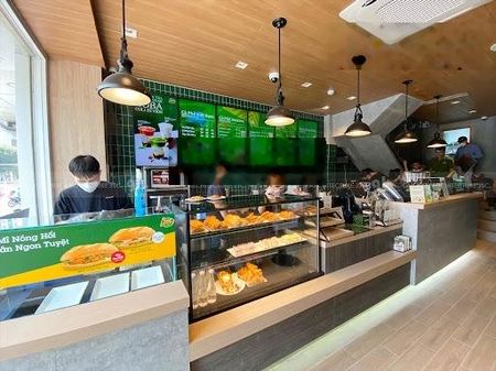 Cho thuê nhà GÓC 2MT Phan Bội Châu, Q1. DT: 12x20m, 1 trệt 3 lầu, DTSD: 800m2