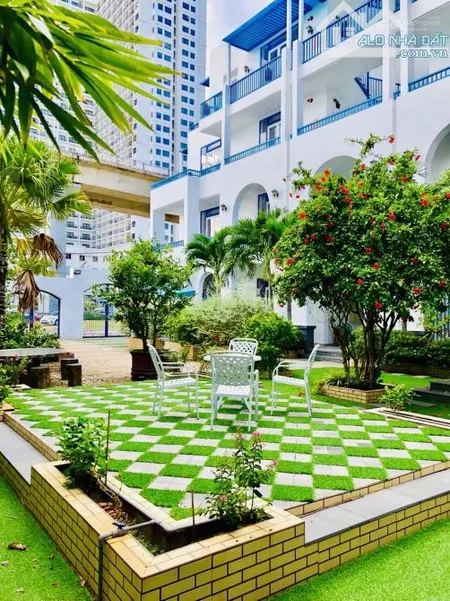 Cho thuê tòa căn hộ 15 phòng nhìn ra sông Hàn Đà Nẵng, rộng 600m2 đường Lê Văn Duyệt