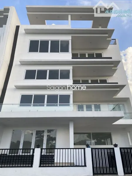 Cho thuê tòa nhà văn phòng 500m2 hầm 3 sàn trống suốt trung tâm Quận 2