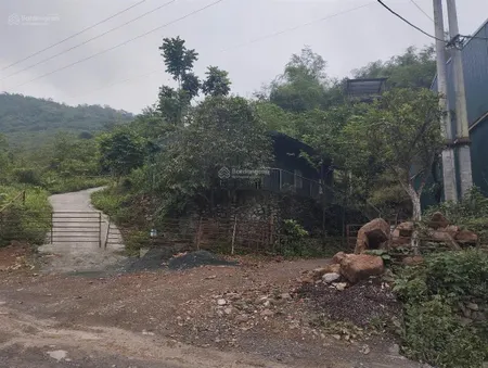 Cho thuê xưởng diện tích 1000m2 (xưởng 700m2, văn phòng 80m2) 25tr/th tại xã hoà sơn, lương sơn