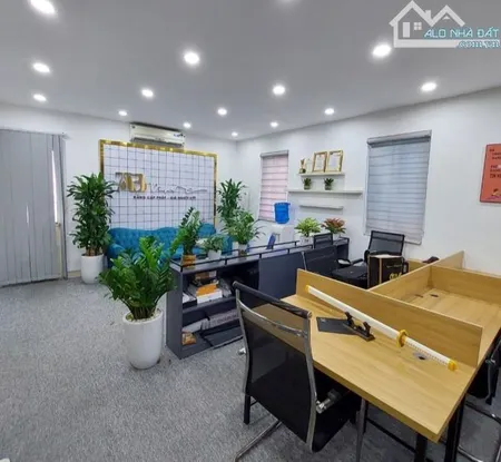 Cho thuê Văn phòng, spa, nail: 35m 5 triệu; 80m 12 triệu; 125m 20 triệu. Phố Nam Đồng