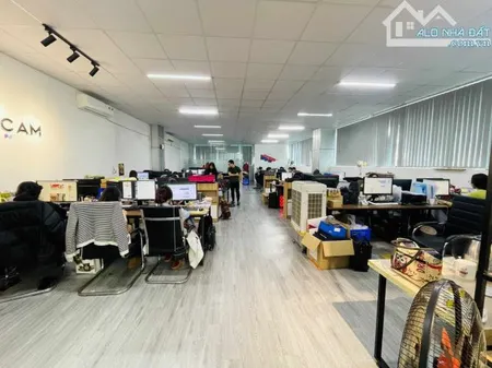 Cho thuê văn phòng: 70m 12tr; 100m 15tr; 150m 20tr; 300m 40tr. Phố Lạc Trung
