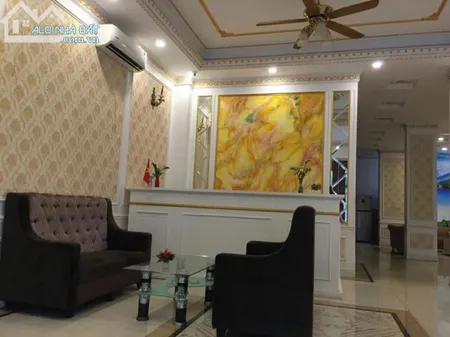 Cho thuê khách sạn 16 phòng đẹp mê li khu người Hàn sinh sống đông đúc. Giá chỉ 5x triệu