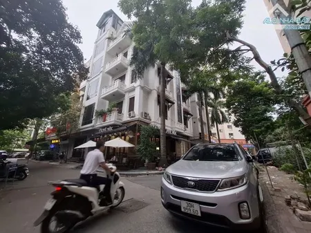 Cho thuê nhà phố đỗ quang 70m2x5T, mặt tiền căn góc, đỗ được nhiều ô tô
