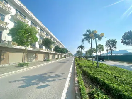 Vip căn shophouse mặt đại lộ csedp kđt xuân hưng 0919 959 ***