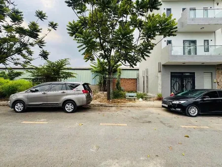 Bán lô đất thổ cư đường quốc lộ 1a, phường an phú đông, q12 dt52m(5,6x9). hẻm 8m.