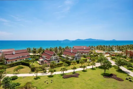 Resort 5 * biển hội an 1,6ha sổ đỏ lâu dài 1200 tỷ doanh thu 100 tỷ mặt tiền trải dài 300m