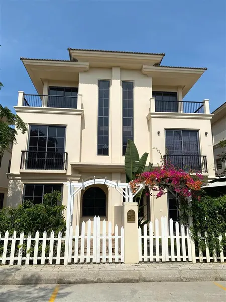 Bán biệt thự 03 phòng ngủ, dự án đã vận hành, gần biển 135m2 xây 3 tầng chỉ 7 tỷ(95%) đã có sổ hồng
