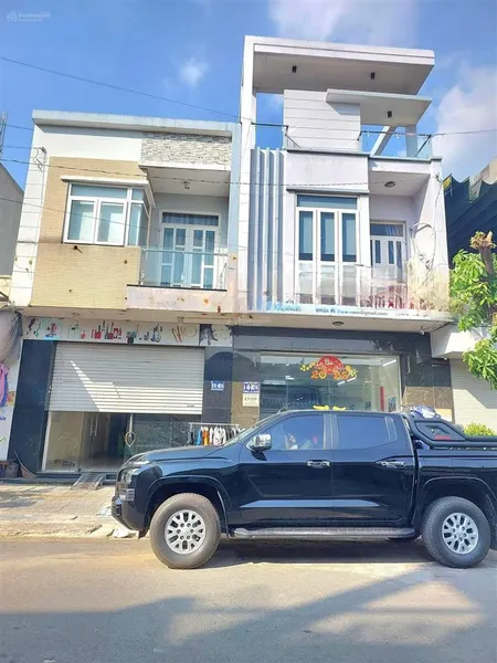 Chủ gởi bán căn nhà nằm trục d11 nhà 1 trệt 2 lầu dt 100m2