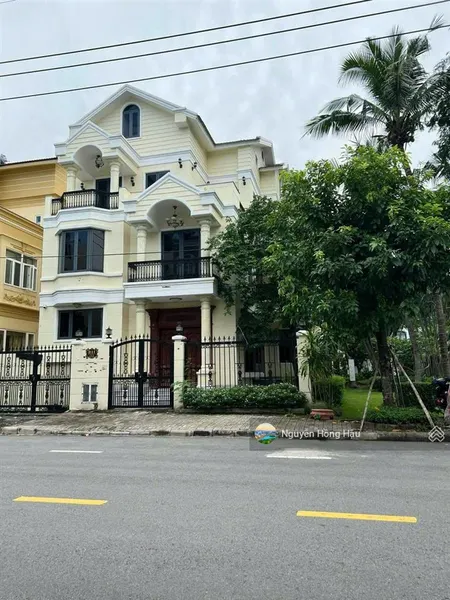 Cần bán căn biệt thự góc công viên siêu thoáng, mặt tiền đường 22, dt 198m2, giá bán 79 tỷ tl