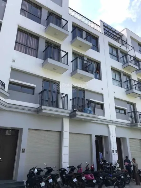 Bán nhà khu giải phóng đô thị pháp vân 5 tầng 115m2, nội thất thang máy đầy đủ nhà đẹp, giá 35 tỷ