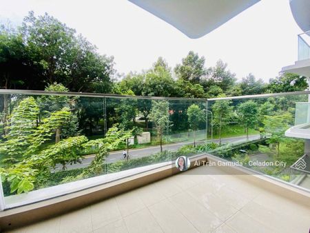 Cho thuê căn 3PN 120m2 view hồ bơi và công viên Centery, tầng đẹp, kèm ô xe định danh. 18tr/tháng