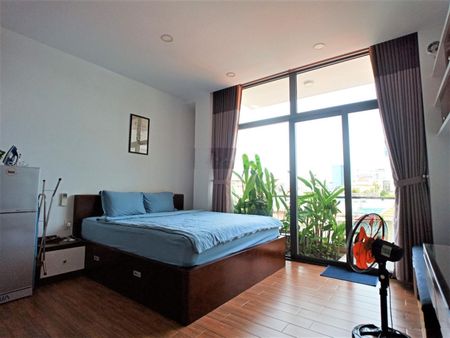 Cho thuê phòng có nội thất ban công cửa sổ lớn ngay công viên 23/9 Quận 1