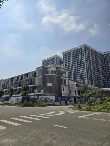Shophouse uni complex 1 trệt 3lầu, 5,65tỷ, 2 mặt tiền an dương vương bùi thị xuân, tp thủ dầu một
