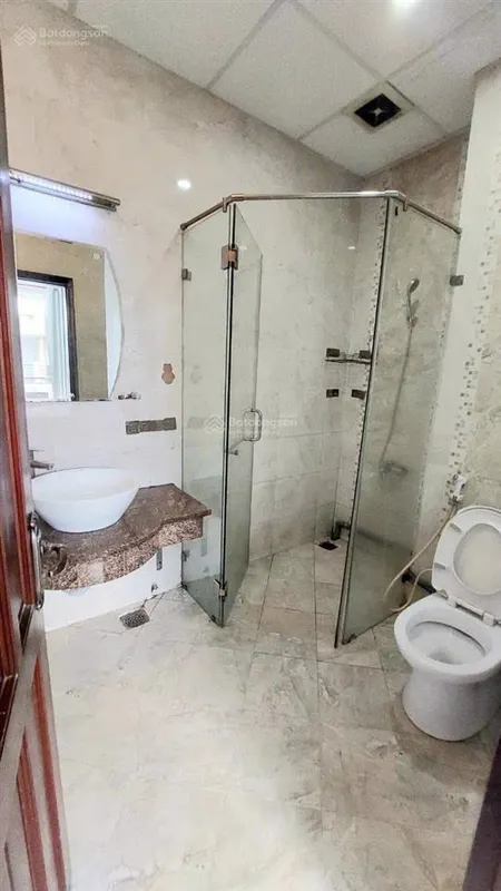 Tòa chdv khu trung sơn giáp quận 7, dt 10x20m, hầm 6 lầu. giá 39.5 tỷ. hđt 200tr/1th