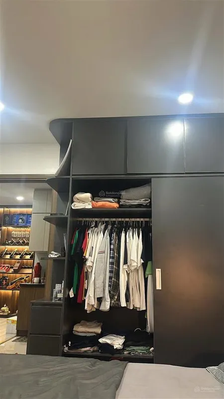 Chính chủ bán căn hộ 3 phòng ngủ dv01 rose town ngọc hồi sổ đỏ lâu dài 90m2