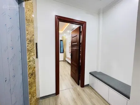 Bán nhà tựu phúc, gần quận ủy bắc từ liêm thang máy 5 tầng 35m2 chỉ 7.7 tỷ