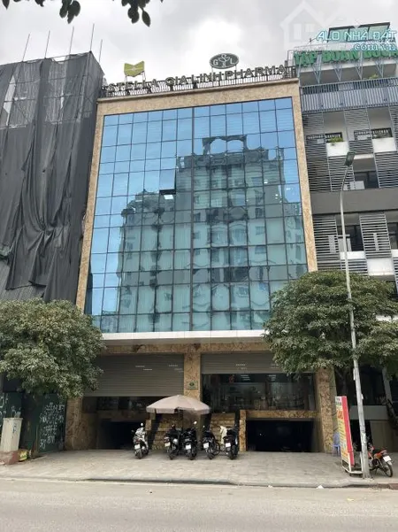 Cho thuê tòa nhà VP tại Trần Kim Xuyến. DT: 250 m2 * 6 tầng + 1 hầm. MT: 15m. Thông sàn,