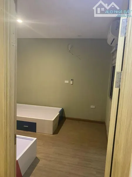 Cho thuê căn hộ 2 ngủ KDT Việt Hưng Long Biên