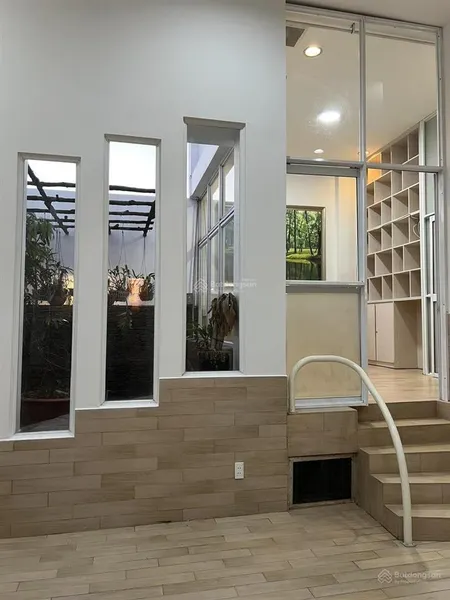 Bán penthouse hoàng tháp, trung sơn, giá 8.9 tỷ tầng 14, dt sàn 300m2, 2 tầng, có hồ bơi riêng