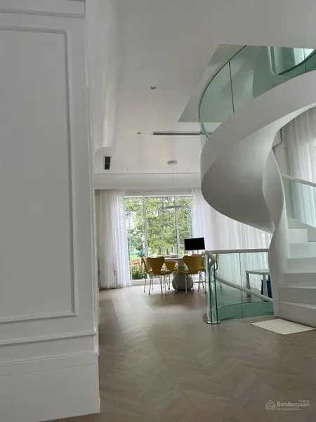 Bán bt vinhomes riverside, 79tỷ, 225m2, 4pn, 4wc, hướng đông