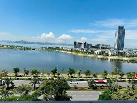 Do chuyển định cư, cần bán căn 3pn 96m2 view trực diện biển tại trung tâm du lịch bãi cháy, hạ long