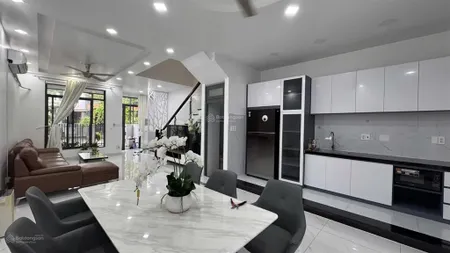 Bán nhà liền kề lavila phước kiển 5.5x17.6m 3 tầng giá 14 tỷ